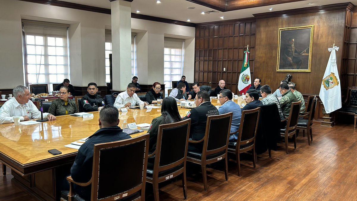 En #Saltillo en la mesa de Coordinación Estatal para la Construcción de Paz y Seguridad. #CoahuilaPaDelante #APasosDeGigante