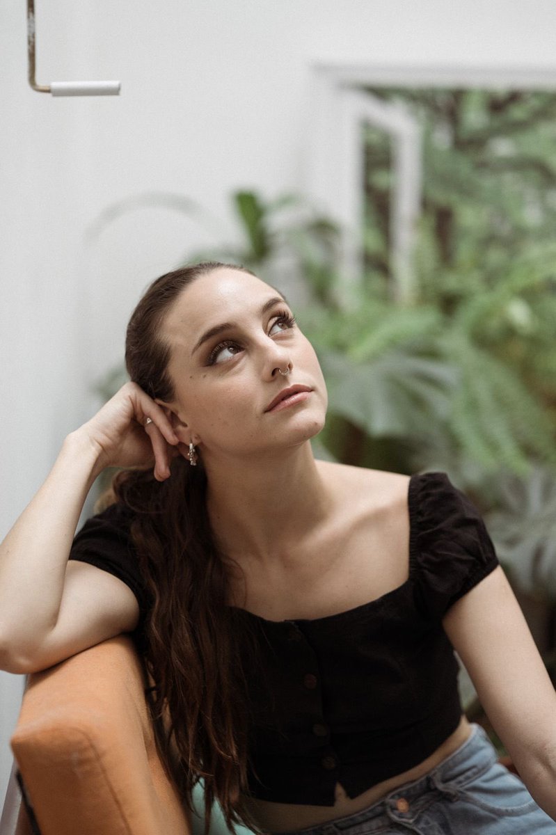 Acá muy reflexiva pensando en entrevistar a hijos de chinos que vivan en Argentina y se hayan desarrollado en alguna profesión desde acá. Es para una nota. Se agradecen sugerencias/ideas ♥️