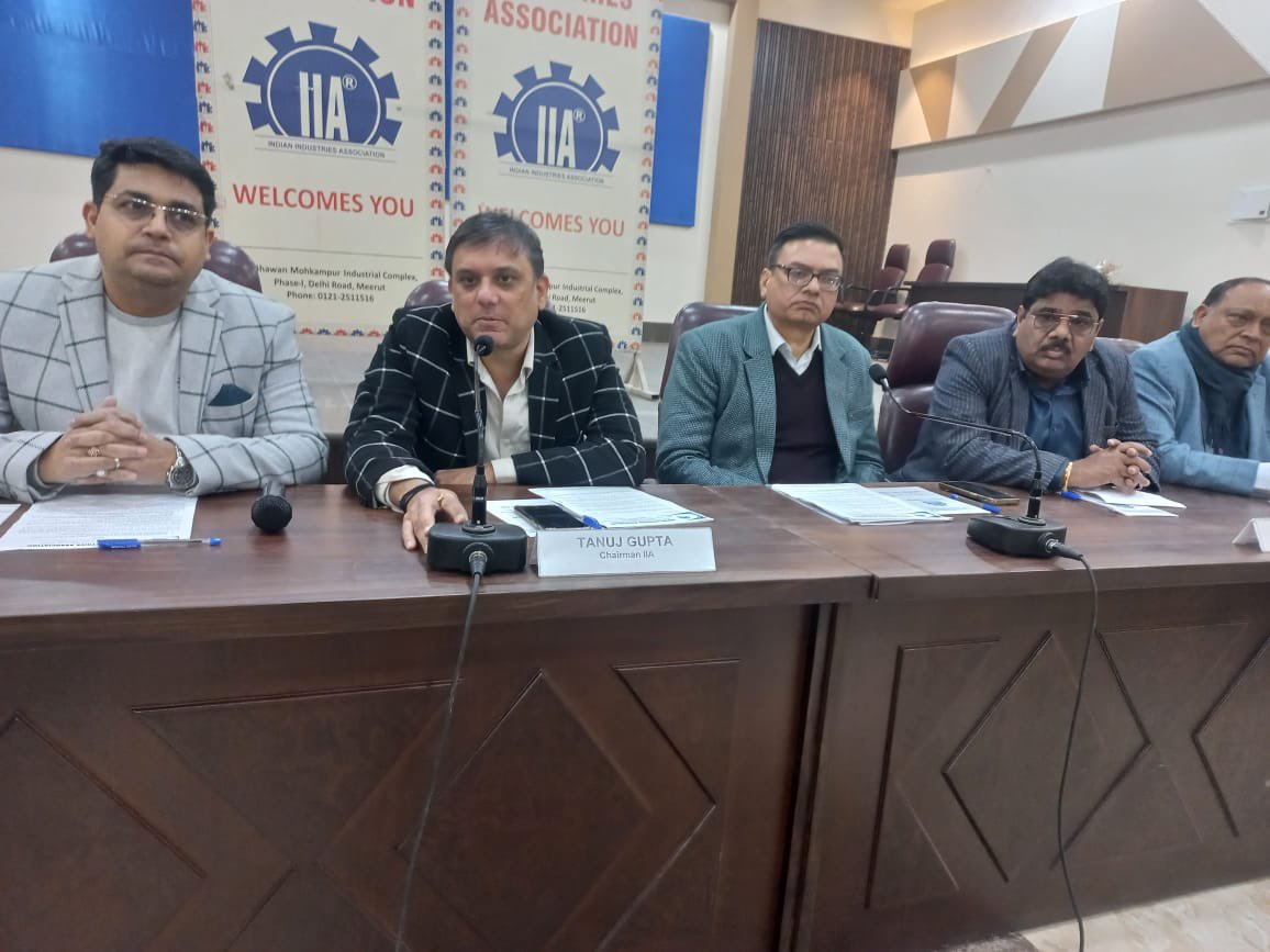 rakhshas's tweet photo. Meeting with #Meerut chapter of IIA today. Apprised the new initiatives by @UPSIDA towards #EODB... https://t.co/zTugwMsyKo