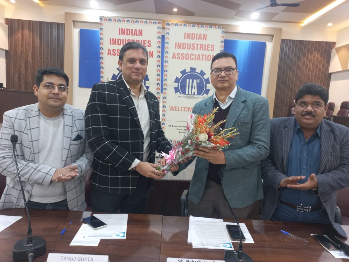 rakhshas's tweet photo. Meeting with #Meerut chapter of IIA today. Apprised the new initiatives by @UPSIDA towards #EODB... https://t.co/zTugwMsyKo