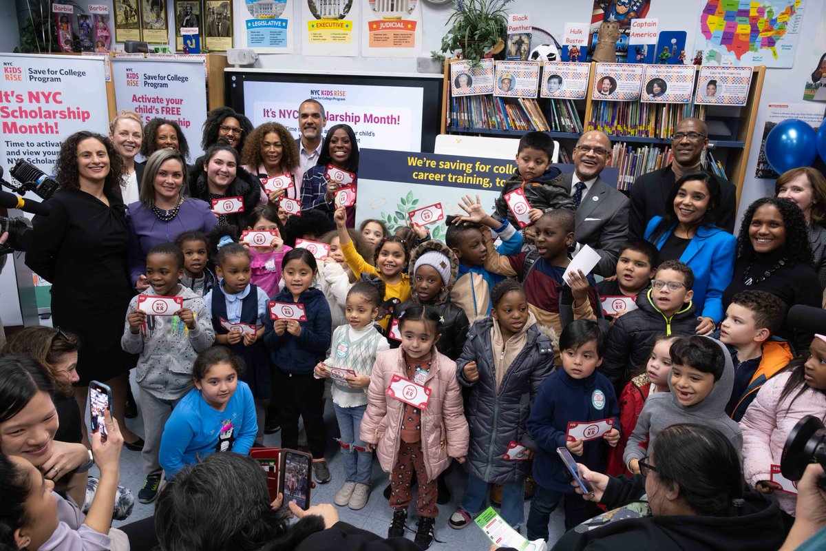 NYCKidsRISE's tweet image. 🎉200,000+ students across the 5 boros now have NYC Scholarship Accounts! We were thrilled to celebrate the $30M invested for students' college+career training with @DOEChancellor, @bronxbp, @YudelkaTapia + Office of @RitchieTorres at P.S. 85 #InTheBronx nyckidsrise.org/news/2024-nyc-…