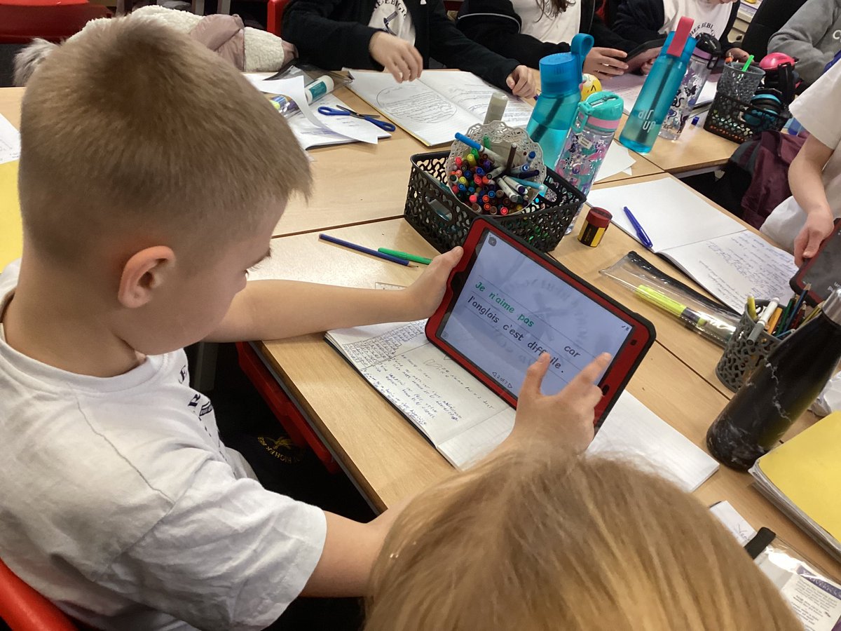 HBJSCH63's tweet photo. 🇫🇷 In our French lesson today, we had a go at playing a game where sentences were jumbled up and we had to re-order them to make sense 🇫🇷
#HBJSFRENCH
#HBJS5L https://t.co/uADqoV6yHH