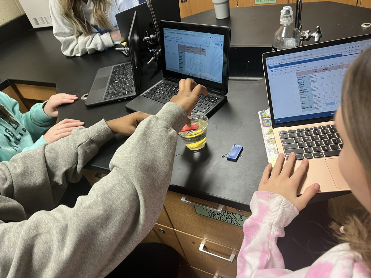 Mrs_Pulsifer's tweet photo. Calculating and testing density 🥼👩🏼🔬
Chemistry of Materials: Act 4
@LabAids @SEPUP_UCB @novi_ms #novipower https://t.co/R2Q6IBs1VR