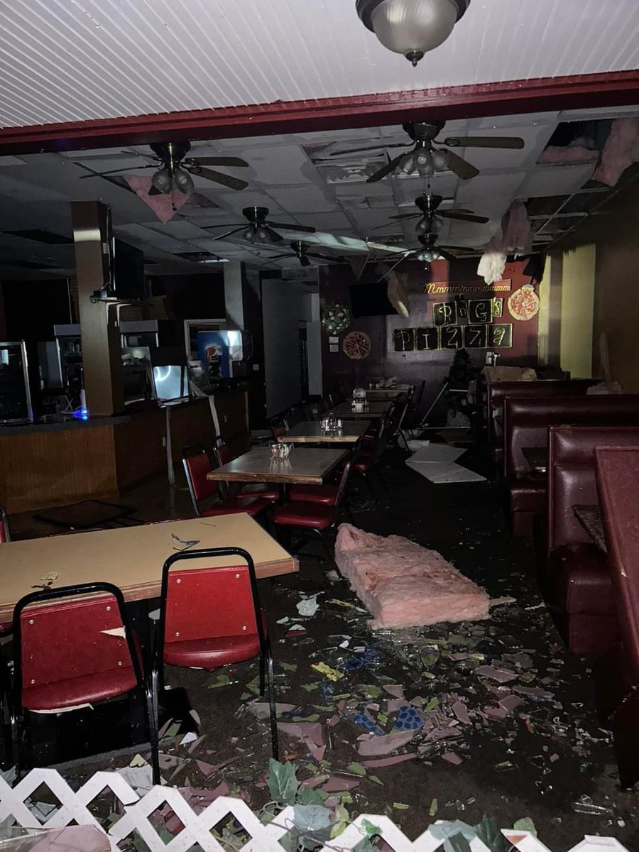 Pics from Hampton (Calhoun County). Several businesses on Main St, Courthouse and Revenue Office damaged this morning. Rick’s Tire Shop destroyed. <a href="/KATVNews/">KATV News</a> <a href="/NWSLittleRock/">NWS Little Rock</a>