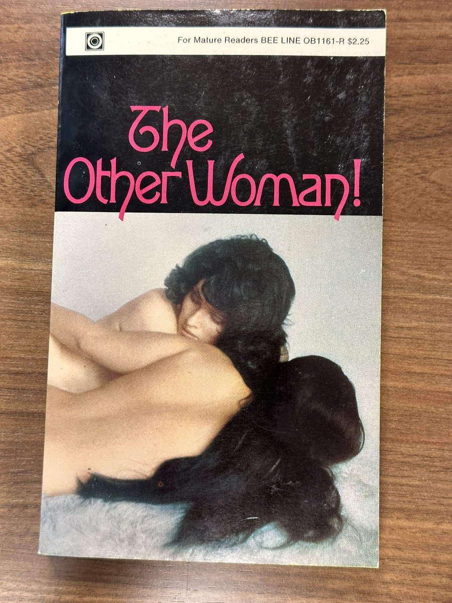arkhamlibrarian's tweet photo. Highlists from this week’s Kinsey visit. All published by Bee-Line, which had a penchant for exclamation marks. “The Other Woman!” was written by Karl Edward Wagner under a pseudonym and is pretty hilarious. #DailyPaperback https://t.co/1YyrJLPvIy