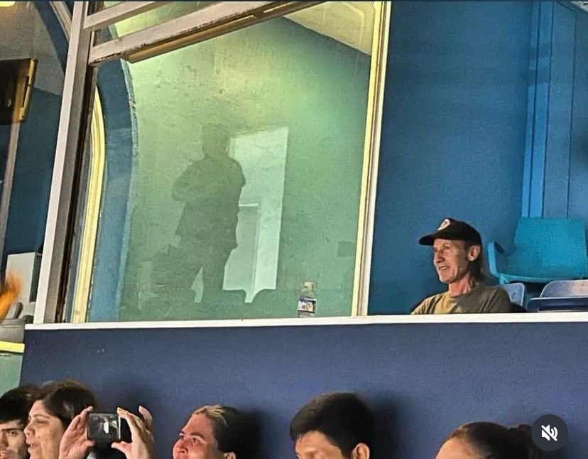 BrunoLarocca's tweet photo. Skay Beilinson, presente en el tercer show de La Renga en Racing. https://t.co/YrhBP059qv