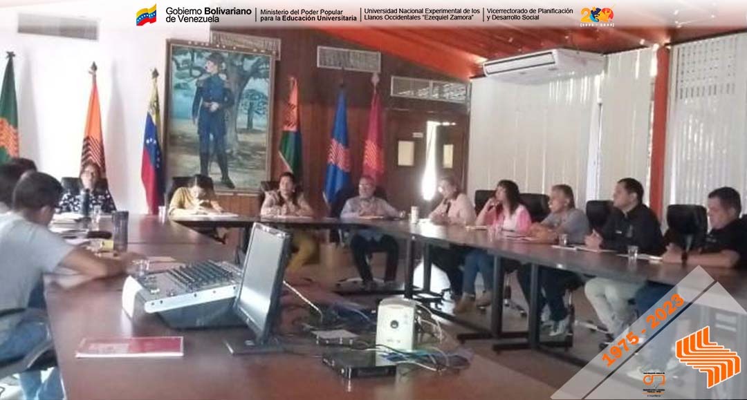 La #OPSU y la secretaría permanente del #CNU realizaron una visita oficial a la #Unellez con el objetivo de hacer un acompañamiento técnico de los #PFG de Arquitectura y Meteorología.

Para más información
unellez.edu.ve/noticias/index…