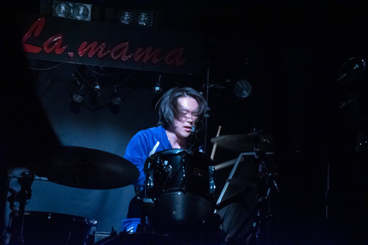 tokyoalice_band's tweet photo. ////大盛況につき大成功////
2024.01.12 渋谷La.mama
Who is the true Alice?
〜どっちが本物のアリス?〜
撮り急ぎになりますが沢山のご来場、声援、CDのご購入有難う御座いました
今後も凍京アリス、umililikaを宜しくお願い致します
#凍京アリス #TokyoAlice #凍京燃やせ
リプ欄にSetlist等↓ https://t.co/vMBfT6g0ds