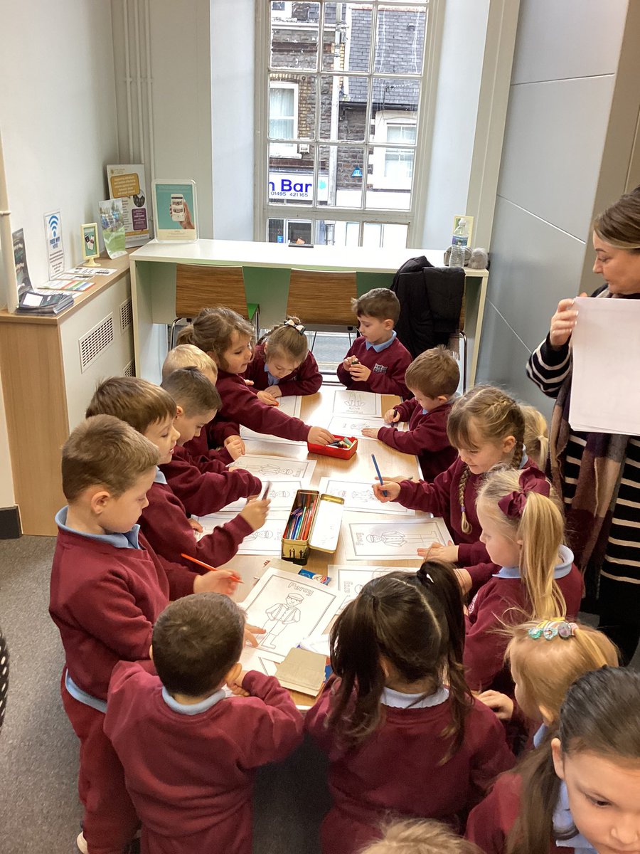 MrsPBHPS's tweet photo. Reception had a wonderful visit to Ebbw Vale library this morning. We talked about what is in our community when travelling on the bus. When there, we chose some books for our new topic @BeaufortHillPri #authenticlearning https://t.co/nQStO4PKAY