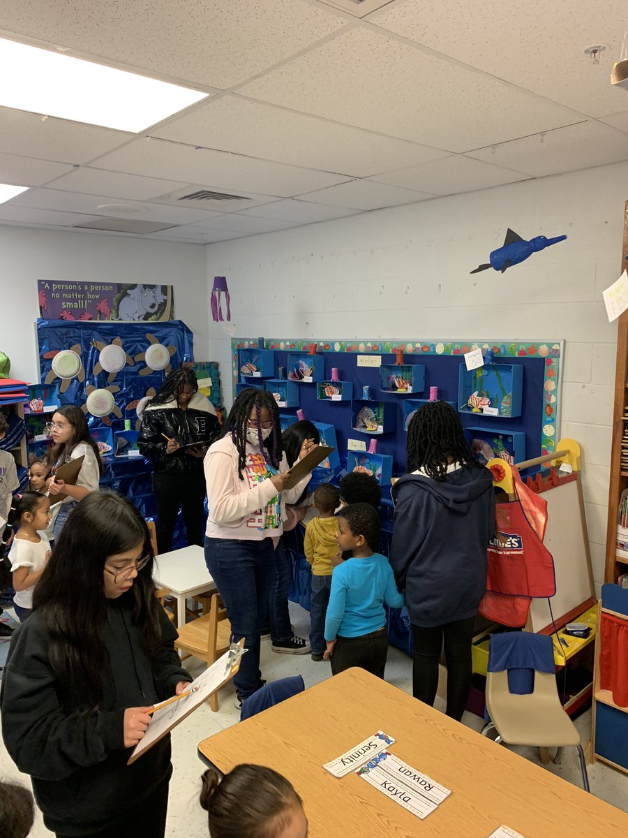 hcpss_lwes's tweet photo. Mr. Valenta’s 5th grade class visited Mrs. Green’s pre-k coral reef this morning and did a buddy scavenger hunt!!! https://t.co/eqwGvL1Q5l