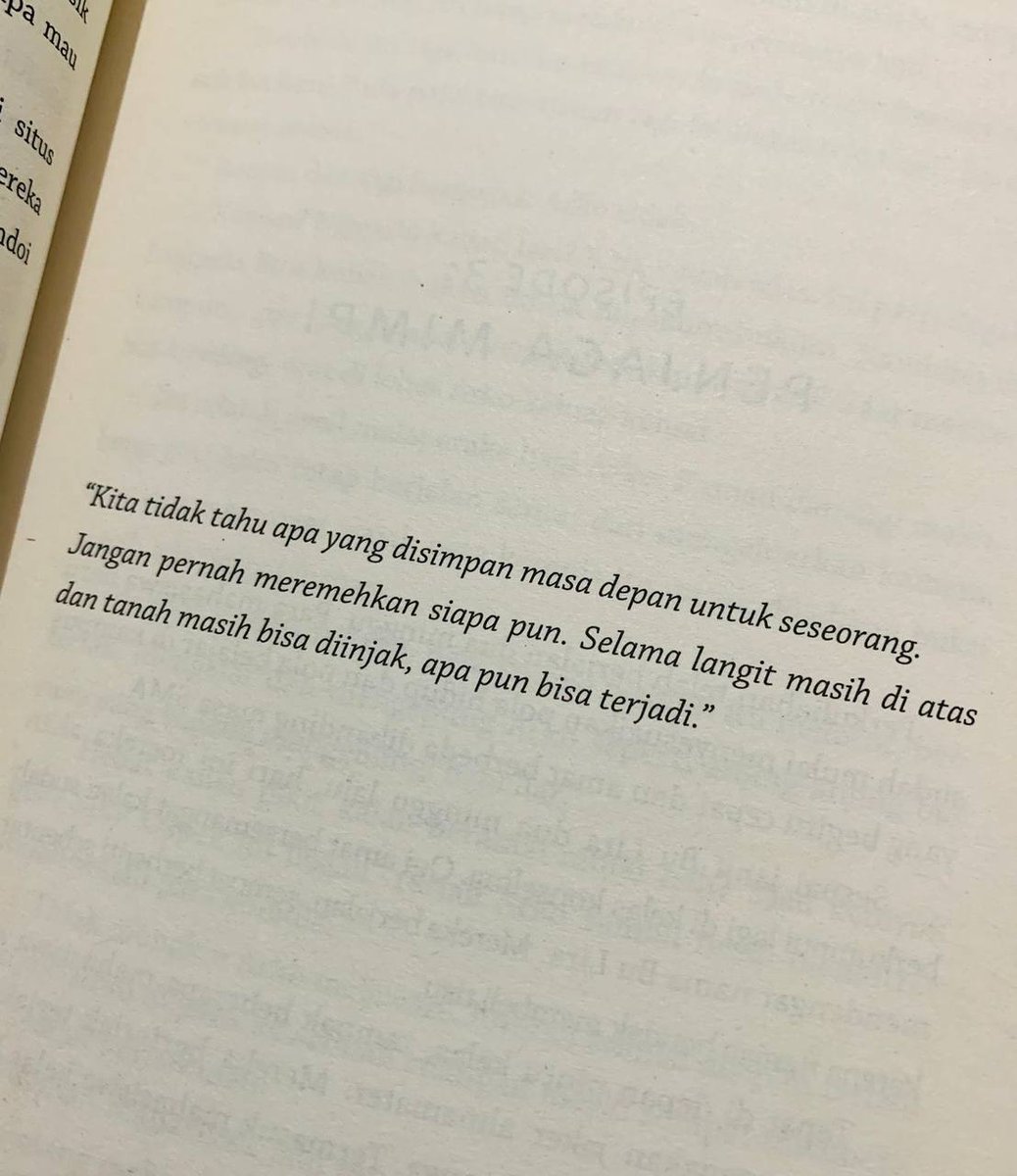 literarybase's tweet photo. /lt 🥲 pas sama keadaan sender yang lagi sering ngerasa down akhir akhir ini (judul: kami bukan sarjana kertas) https://t.co/42N1VRqnKF