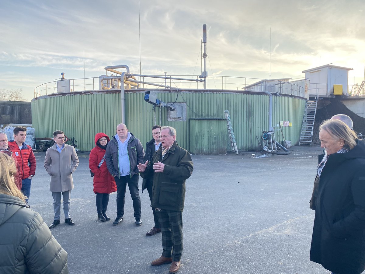 friedrichlongin's tweet image. Tolle Tagung der AGF Detmold zu Durum- und Teigwaren. Beeindruckende Betriebsführung bei Wolf Nudeln, die mit eigener Hühnerhaltung und Biogasanlage Kreislaufwirtschaft vorlebt. Durumversorgung weltweit sehr knapp, heimische Produktion immer wichtiger. Kauft ihr Pasta aus D?