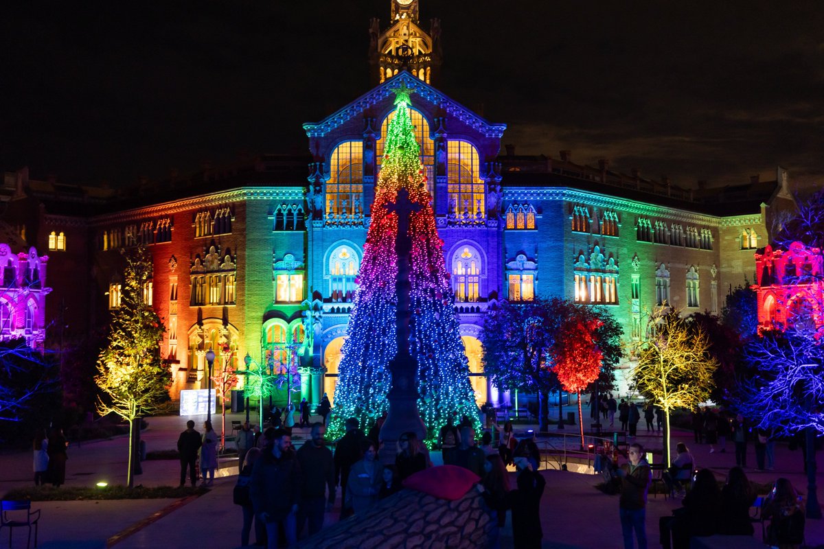 Barcelona (@visitbcn_cat) on Twitter photo Tens temps fins al 14 de gener de gaudir de l'espectacle lumínic del <a href="/santpaubcn/">Recinte Modernista de Sant Pau</a>! 💡 Màgia, alegria i fins i tot una pista de gel t'esperen a l'espai, una experiència única per viure en família que no et pots perdre. 🪐<a href="/llumsdesantpau/">Els Llums de Sant Pau</a>
bit.ly/3TVom0v Tens temps fins al 14 de gener de gaudir de l'espectacle lumínic del <a href="/santpaubcn/">Recinte Modernista de Sant Pau</a>! 💡 Màgia, alegria i fins i tot una pista de gel t'esperen a l'espai, una experiència única per viure en família que no et pots perdre. 🪐<a href="/llumsdesantpau/">Els Llums de Sant Pau</a>
bit.ly/3TVom0v