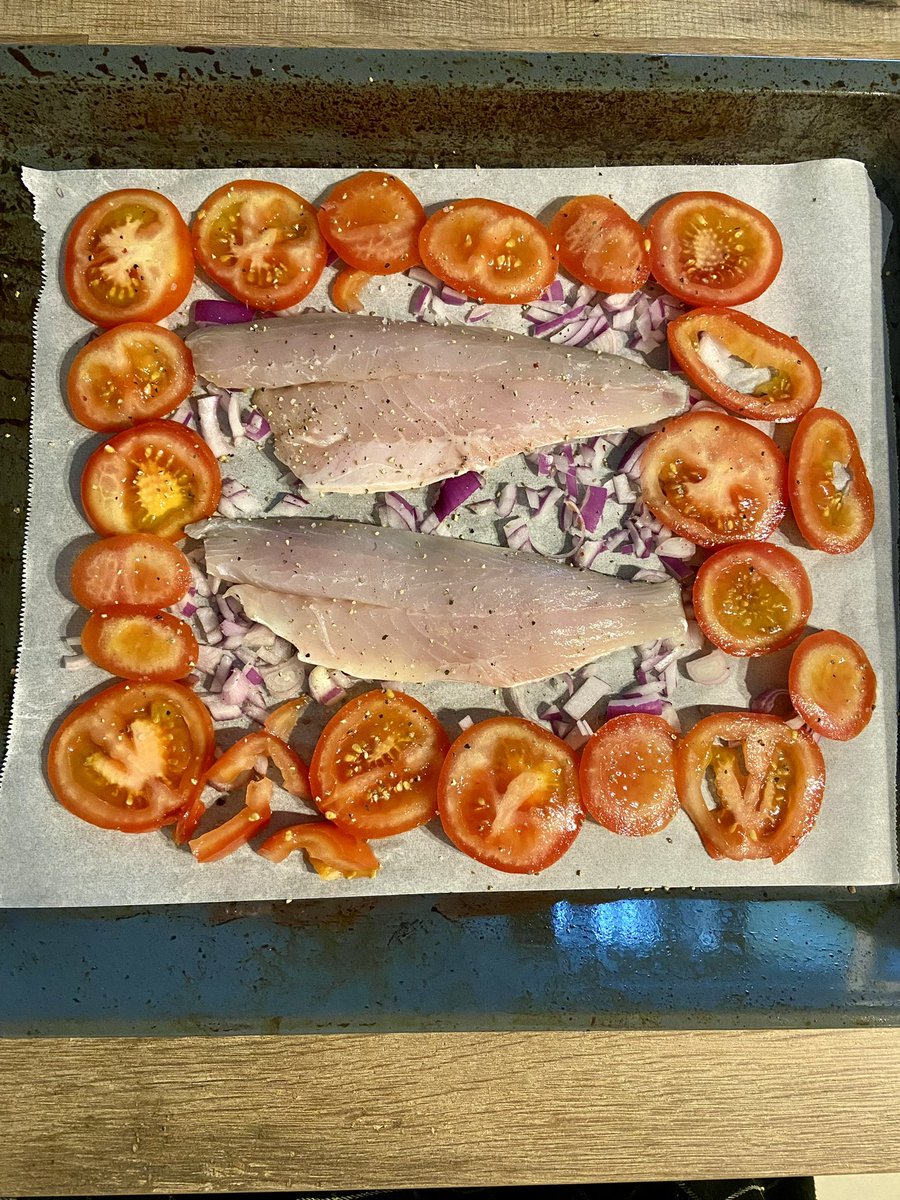 Hedbens's tweet photo. gm.
My health tip of the day:
🐟 Opt for wild-caught fish to minimize exposure to environmental toxins and maximize omega-3 content.
#Health #Nutrition #Diet #Doctor #Biohacking #FishForHealth #Omega3
https://t.co/x3rjfM6220 https://t.co/laG6VYT8Up