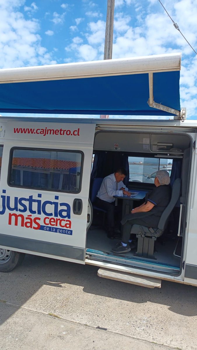 CAJmaule's tweet photo. Hoy Director Regional(s) Juan Marin Meza participa en plaza de justicia en la comuna de Pelluhue @CAJ_RM https://t.co/Xo4iouhpPB