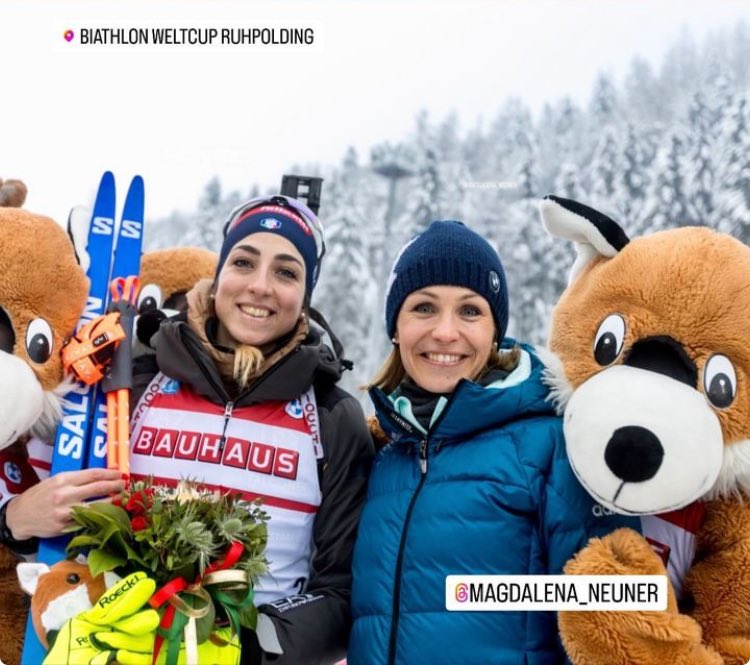LisaVittozzifa1's tweet photo. 🥉3rd position | Women Sprint | pic 📸 with Magdalena Neuner #Neuner #biathlon #Vittozzi #RUH24 https://t.co/ioJL7NI6Jb