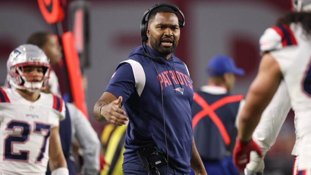 LosTalksPats's tweet photo. #Patriots HC Jerod Mayo on his coaching style:

“I coach out of love. Once you build that relationship with a guy, you can be tough on the players… it was a little different when I played… this generation is a little bit different. They want to understand the 'why.'" https://t.co/gGY4mPquep