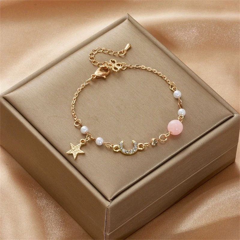 เข้ามาตรวจสอบ 【1บาททุกอย่าง】(ของขวัญเซอร์ไพรส์) สร้อยข้อมือมุก Star Moon Zircon, สร้อยข้อมือสำหรับผู้หญิง ในราคา ฿1 ที่ช้อปปี้เลยตอนนี้! shope.ee/9pFCmcr4un?sha…