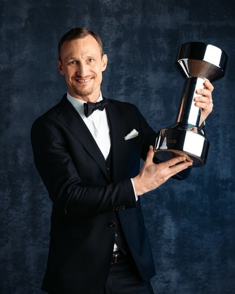 AnythingLFC_'s tweet photo. Congratulations to Sami Hyypia who was included to the Finnish Sport Hall of Fame last night 👊 https://t.co/JgEJtyqouG