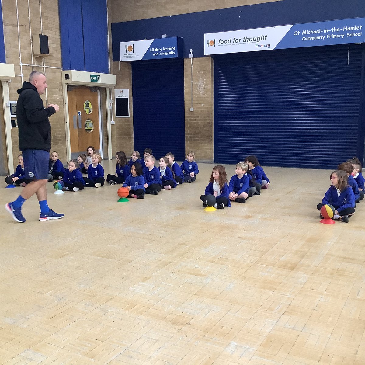 st_michaels_ham's tweet photo. Unbelievably fun afternoon with the Mersey Mavericks! Thank you so much for such a brilliant first session and congratulations to our certificate winners! Is it next Friday yet!? 😂 We just can’t wait! #Year1 #SMITHPE https://t.co/A0gMwdH0lP