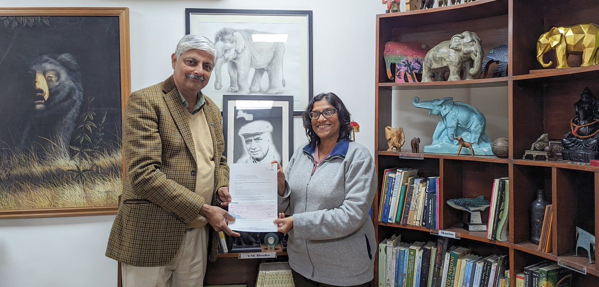 Happy to give the Ashok Kumar Memorial Fellowship to @SACONCoimbatore masters student Siddhi working on smaller #Cats of Kutch. Received by her professor Dr Shomita Mukherjee