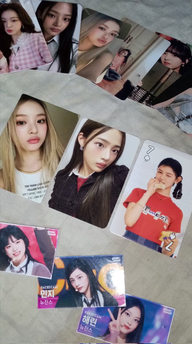 nishicartz's tweet photo. ೃ⁀➷ #mailsforkae

hello @jonghocarts !! hanni, minji, and dani came home safely. thank you so muchh. so pretty din nung freebies !🩷
#jhcarts_feedback https://t.co/heXifTUu9E