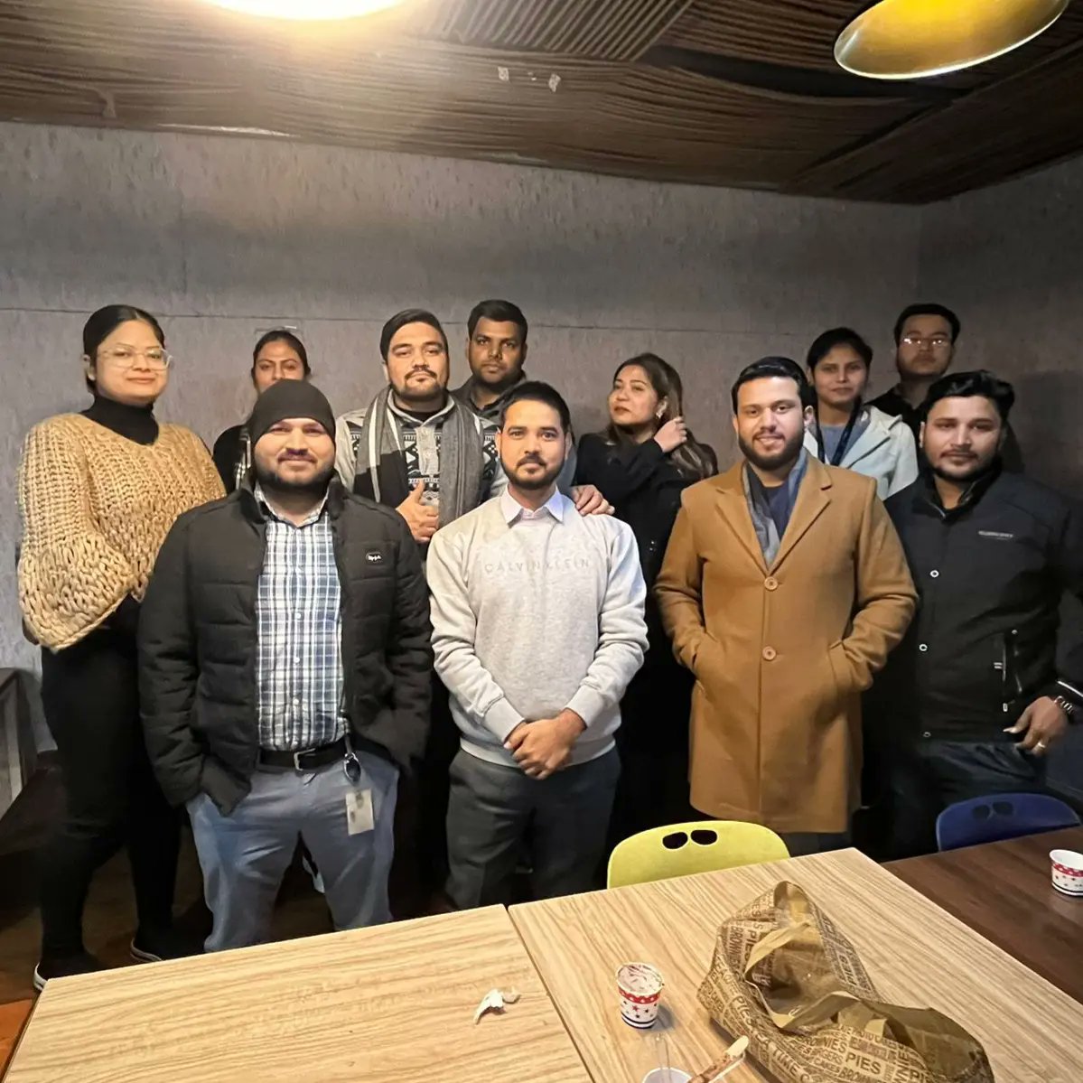 deepesh_ofcl's tweet photo. Thank you so much for my senior colleague and lovely team warm birthday wishes 🎂🥳🍻
.
.
.
#bdaywishes
#youthday
#happybaday
#team 
#myforexeye https://t.co/vmKsHhxIdn