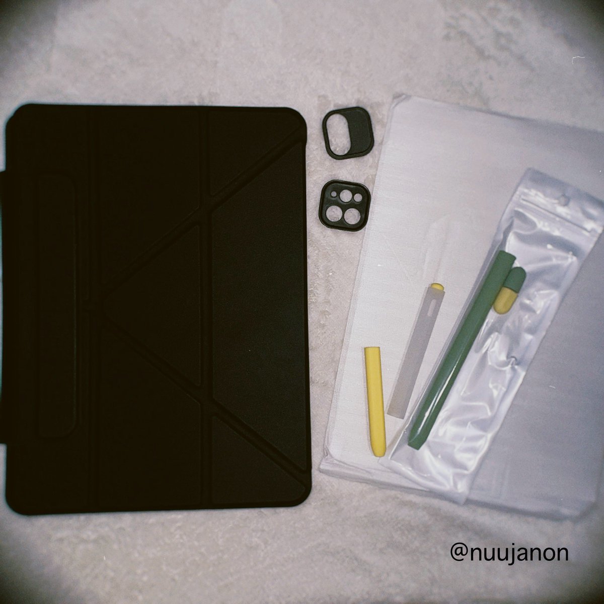 nuujanon's tweet photo. ส่งต่อเคส ipad pro รุ่น 11 นิ้ว 

• สภาพดีใช้งานไม่ถึง 5 วัน
• ซื้อมา 800฿ ขายต่อ 730฿ รวมส่งค่ะ
• แถมปลอกปากกา gen 2 ให้ 2 อัน
• แถมฟิล์มกันรอยของ ipad pro 11
• เป็นเคสแม่เหล็กแบบหมุนได้ 360องศา ถอดปกได้ ปรับระดับสูง-ต่ำได้ค่ะ 

#เคสไอแพด #เคสไอแพดมือสอง #ส่งต่อเคสไอแพด https://t.co/PIUGBV6voW