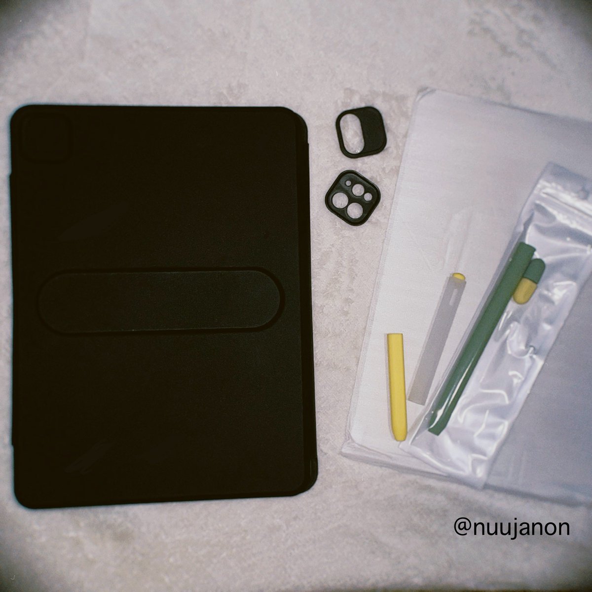 nuujanon's tweet photo. ส่งต่อเคส ipad pro รุ่น 11 นิ้ว 

• สภาพดีใช้งานไม่ถึง 5 วัน
• ซื้อมา 800฿ ขายต่อ 730฿ รวมส่งค่ะ
• แถมปลอกปากกา gen 2 ให้ 2 อัน
• แถมฟิล์มกันรอยของ ipad pro 11
• เป็นเคสแม่เหล็กแบบหมุนได้ 360องศา ถอดปกได้ ปรับระดับสูง-ต่ำได้ค่ะ 

#เคสไอแพด #เคสไอแพดมือสอง #ส่งต่อเคสไอแพด https://t.co/PIUGBV6voW
