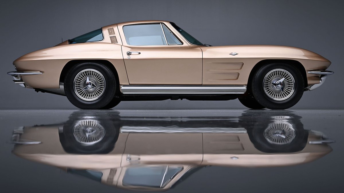 Barrett_Jackson's tweet photo. The subject of a 21-page feature spread in the 1984 book "Corvette: The Sensuous American," Volume 1, this original 1964 @Chevrolet #Corvette "#BigTank" coupe has an owner history that reads like a who's who in the Corvette collector car world.
More: https://t.co/tjjhIRf0Wj https://t.co/0MtFx7hdSq