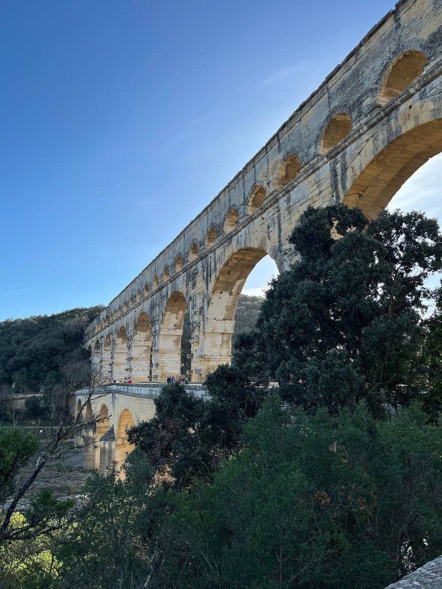 pontdugard's tweet image. #VisiteGuidée
Comment ce monument historique inscrit au Patrimoine mondial a été construit ❓
Comment son histoire nous est parvenue 2000 ans après sa construction ❓Un long voyage dans le temps ! 

📣𝗟𝗲𝘀 𝗯𝗶𝗹𝗹𝗲𝘁𝘀 𝗽𝗼𝘂𝗿 𝗹𝗲𝘀 𝘃𝗶𝘀𝗶𝘁𝗲𝘀 𝗴𝘂𝗶𝗱é𝗲𝘀 𝘀𝗼𝗻𝘁