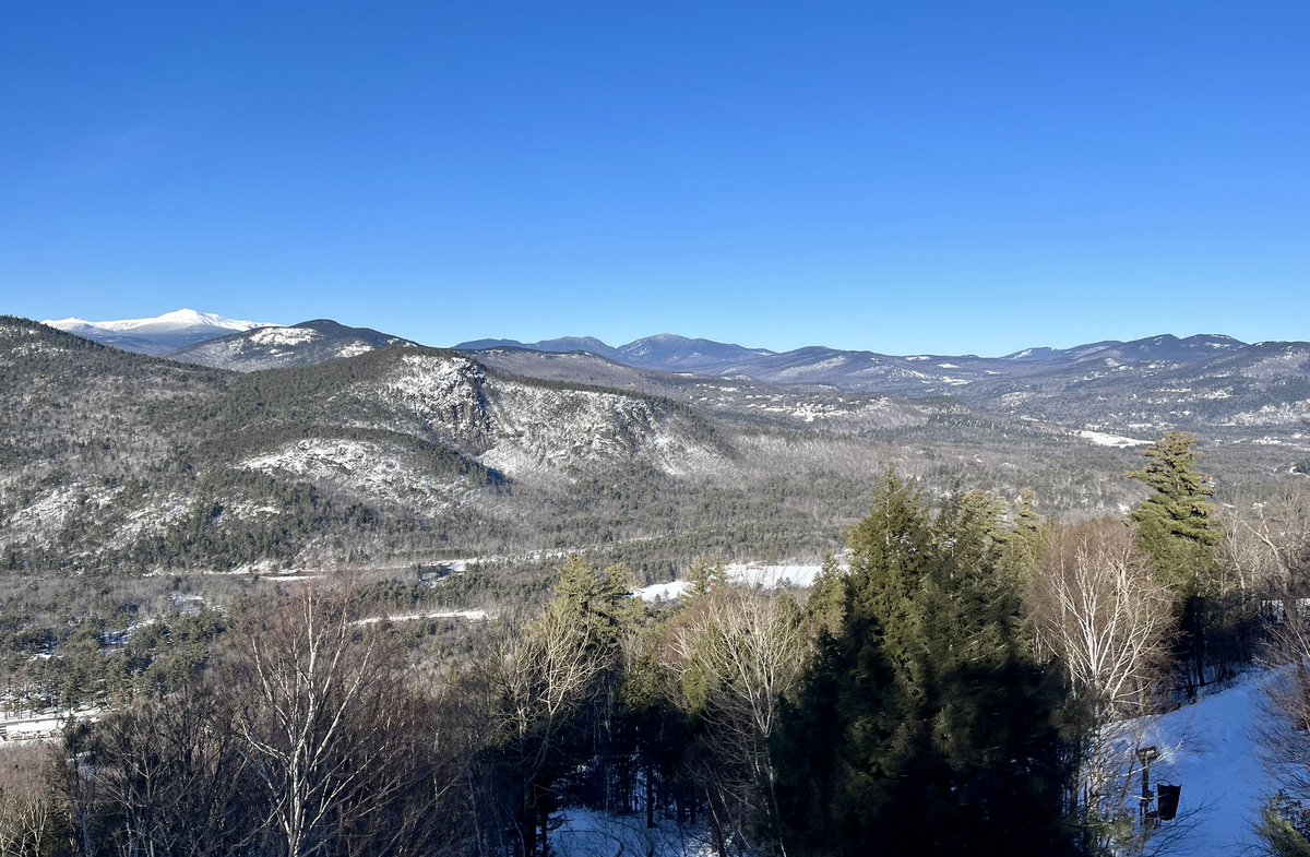 PatDonn12's tweet photo. Just an unbelievable bluebird day @AttitashResort #SkiTheEast #SkiTheWhites https://t.co/M2DYJedgNt