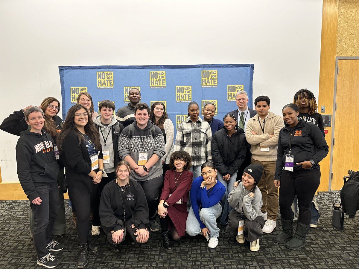 WoodburnMHS's tweet photo. Today’s No Place For Hate activity involved a visit to Siena College. Where colleagues and students worked together to identify ways to oppose prejudice. Including participation in anti-bias workshops, where everyone got a chance to highlight acts for change. https://t.co/74BVZkctod