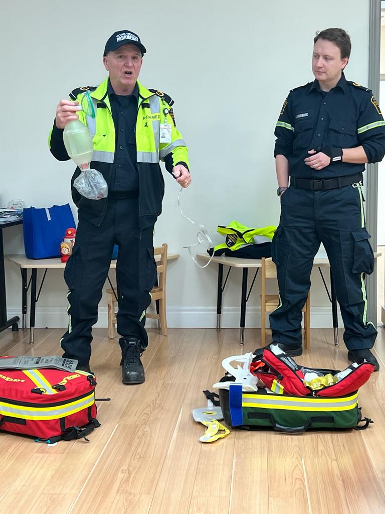 YorkParamedics's tweet photo. Our dedicated paramedics enjoy engaging with our community and showcasing life-saving equipment. 🚑
Let's help foster a safe and healthy community. https://t.co/wIBZsQkU11
