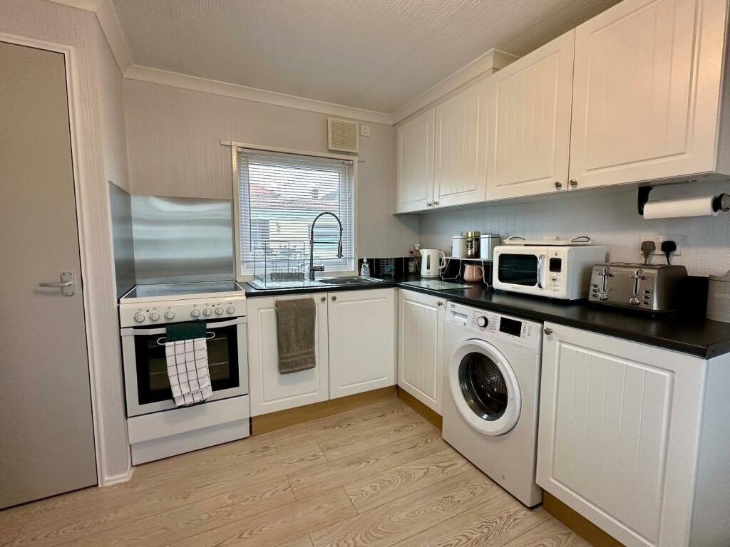 Hunters_BPL's tweet image. ✨NEW PROPERTY FOR SALE✨
Sunnyhurst Park, Blackpool
£60,000
**IMMACULATE 1 BED DETACHED PARK HOME IN A GREAT SPOT ON A POPULAR RESIDENTIAL SITE**
Call 📞 Hunters Blackpool on 01253 362640 to arrange a viewing. 
#1bed #Immaculate
