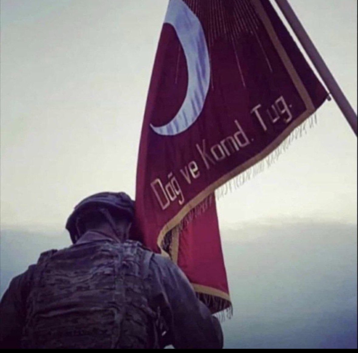 Pençe-Kilit Harekâtı bölgesinde bölücü terör örgütüyle çıkan çatışmada şehit olan Kahraman Mehmetçiklerimize Allah’tan rahmet, kıymetli ailelerine ve tüm milletimize baş sağlığı, yaralı Mehmetçiklerimize acil şifalar diliyorum.