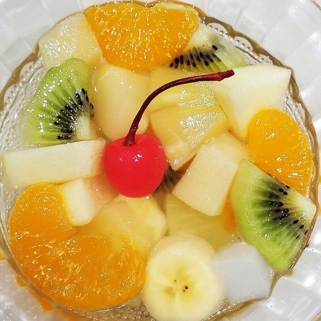 本日13日(土)は朝6〜9時にゴールデン街「シャドゥ」に立ってます

今日は食堂で食べたフルーツポンチから雑巾のニオイがしてすこし懐かしい思いをしました。では本日もお待ちしてます、是非！