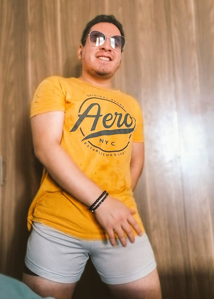 sam_tato's tweet photo. Esta porque me gusta y disculpen las fachas jajaja 😂 
Feliz Viernecito mi gente! 🤗👌🏻🙌🏼 https://t.co/xyOYE2zaqi