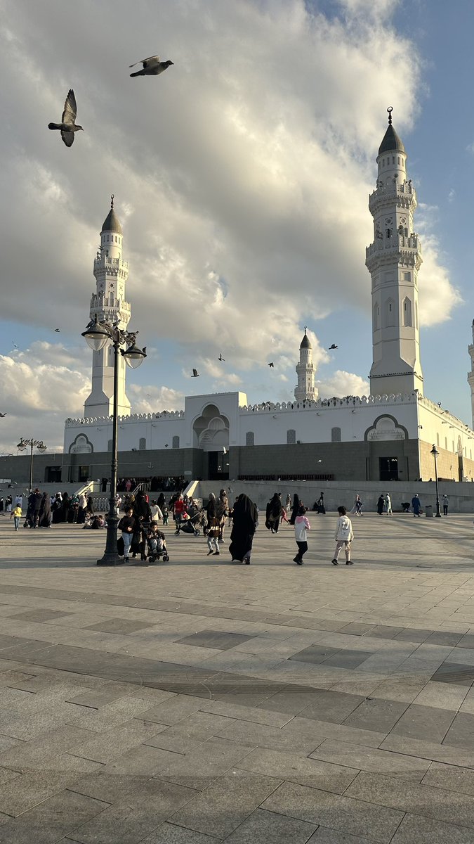 xreno9's tweet photo. نزلوا اربع صور كنتوا مبسوطين فيها بالإجازة https://t.co/rKWdb1ndqY