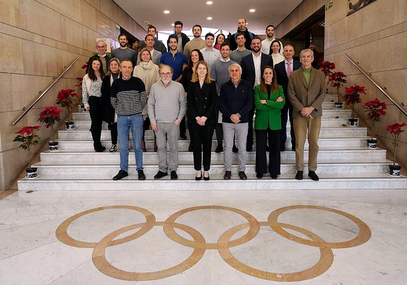 Fin de una etapa formativa en el máster de ARD del <a href="/COE_es/">Comité Olímpico Español</a>. Agradecido por haber sido elegido para representar a mis compañeros y agradecido a mi tutor <a href="/ArturoCasadoAld/">Arturo Casado Alda</a> por su paciencia y apoyo