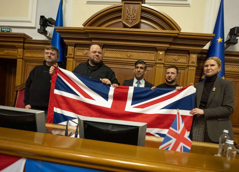 🇬🇧🤝🇺🇦 "We are with you, we are here!". The Prime Minister of Great Britain Rishi Sunak declared this sincerely in Ukrainian, testifying his support for Ukraine during his speech in the Parliament.

Thanks to our true friends!

<a href="/10DowningStreet/">UK Prime Minister</a> <a href="/MFA_Ukraine/">MFA of Ukraine 🇺🇦</a> <a href="/verkhovna_rada/">Верховна Рада України</a>