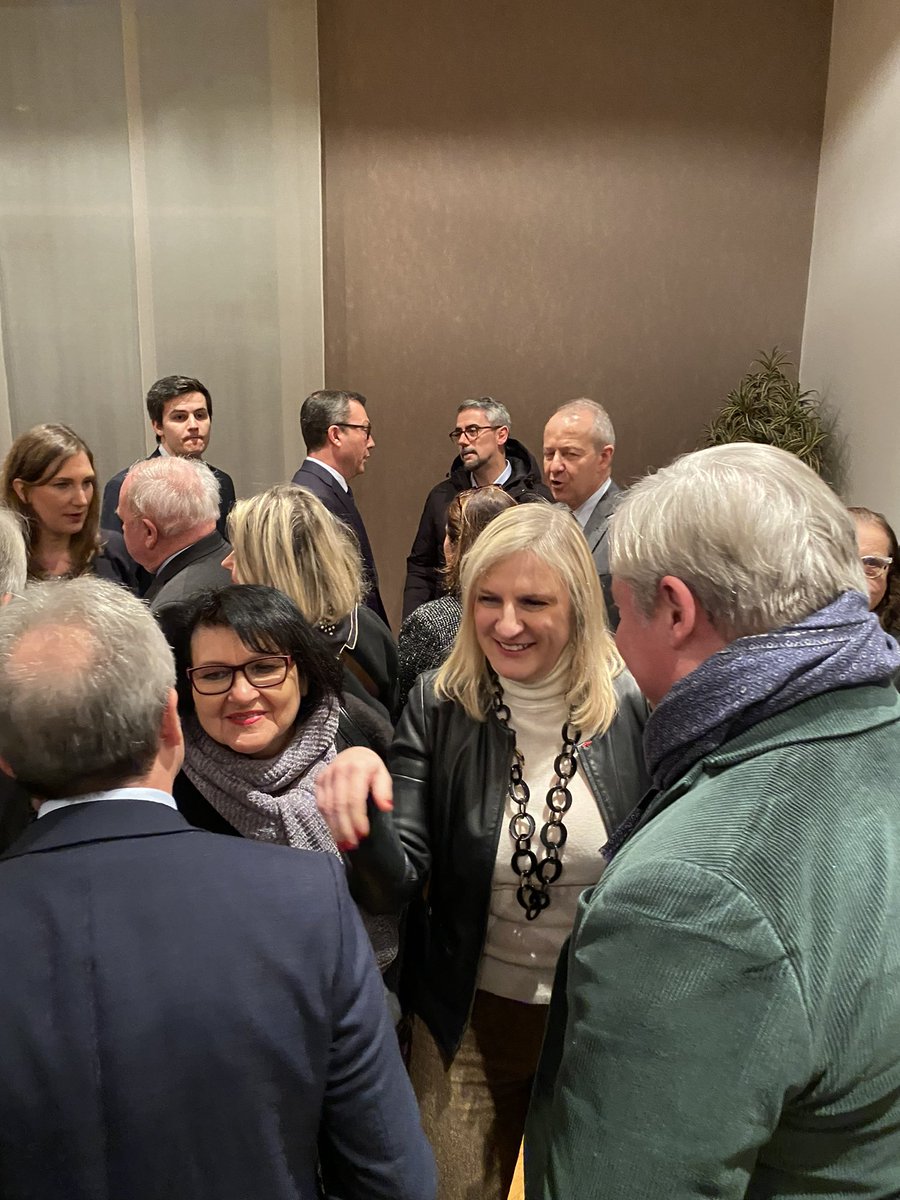 DebordValerie's tweet photo. Aux #voeux2024 aux élus et forces vives du département de Françoise Souliman, @Prefet54, avec l’Etat nous travaillons étroitement pour améliorer le quotidien de nos concitoyens : mobilités, développement économique transition écologique, formation professionnelle @regiongrandest https://t.co/47LLcwx0uQ