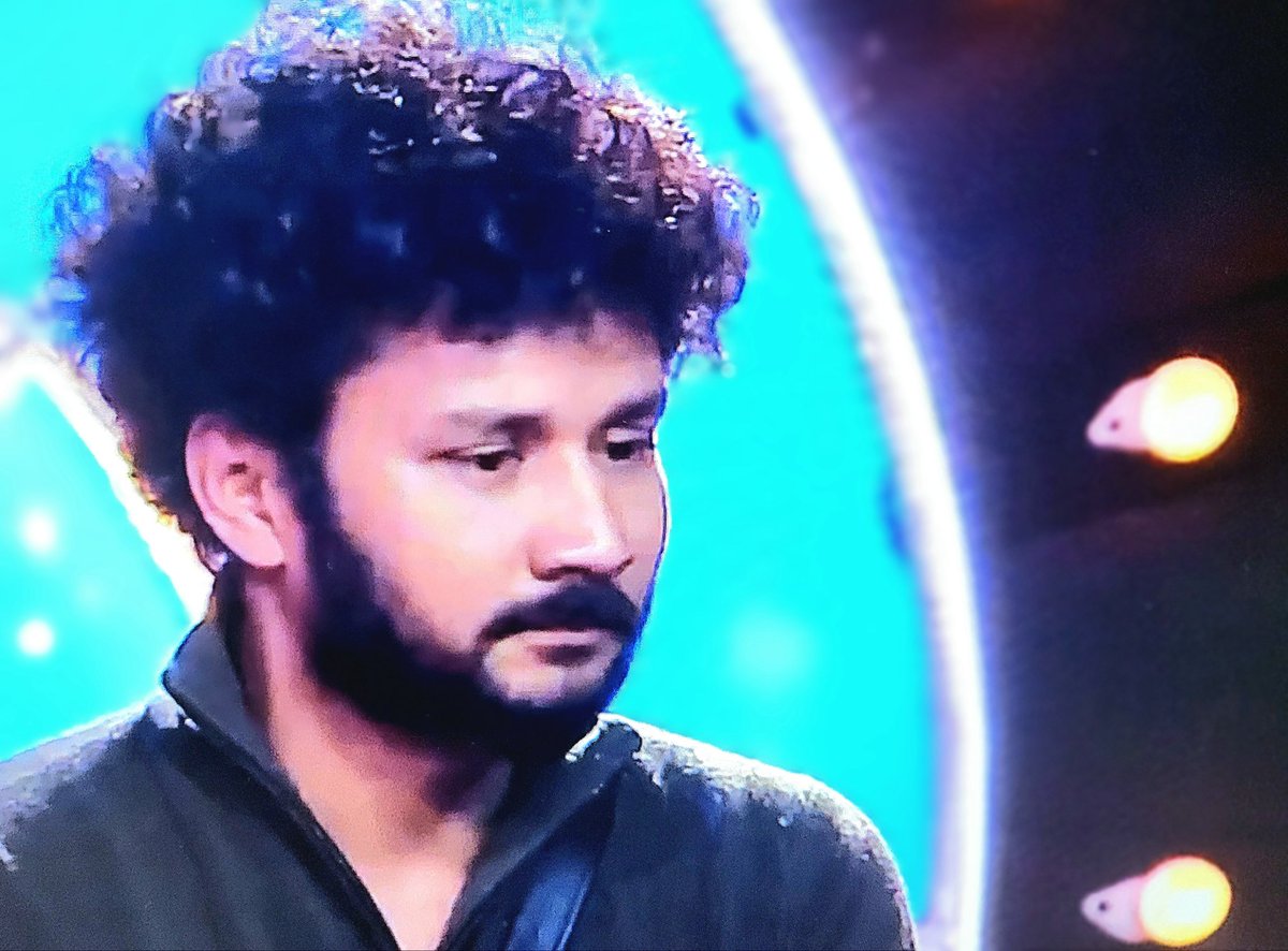I really felt sad when #Vishnu missed taking cash box. 

To be practical, chances of him winning title is less. He is clever enough to judge it from claps & his play. 

16 laks is big money that can help family. I thought he will do a Amudhavanan. But missed it.

#BiggBossTamil7