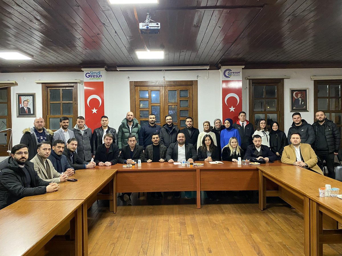 Genc_Giresun28's tweet photo. Giresun Federasyonu Gençlik Kolları olarak yeni yılın ilk toplantısını gerçekleştirdik.
Yeni yıl planlarımızı konuştuğumuz toplantının sonunda, Malatya Dernekleri Federasyonu Gençlik Kolları’ndaki arkadaşlarımızı federasyonumuzda ağırladık.
#GençGiresun #Giresun #Malatya #Madef https://t.co/ygRcITosVH