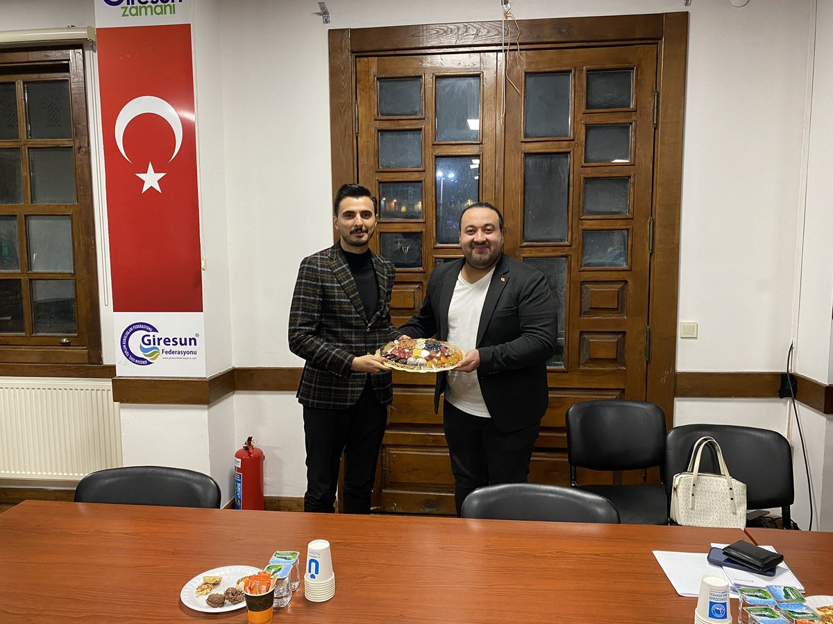Genc_Giresun28's tweet photo. Kıymetli ziyaretleri ve hediyeleri için Muhammet Fatih Eşsiz başkanımıza ve kıymetli genç arkadaşlarımıza çok teşekkür ediyoruz 😊
#GençGiresun #Giresun #Malatya #Madef https://t.co/v9h2zaPlq2