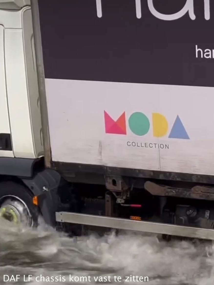 Welke trucks halen de overkant en welke niet? We verloten een paar kaplaarzen onder de goede inzenders bedrijfsauto.com/product_Een-ge… <a href="/nfz_katalog/">Nutzfahrzeug-Katalog</a> <a href="/distritrucks/">distritrucks.com - transport equipment catalogue</a> <a href="/VolvoTrucksNL/">VolvoTrucksNederland</a> <a href="/ScaniaNederland/">Scania Nederland</a> <a href="/ScaniaGroup/">Scania Group</a> <a href="/Iveco_Italy/">IVECO</a> <a href="/OkTrucks/">Ok Trucks Iveco</a>