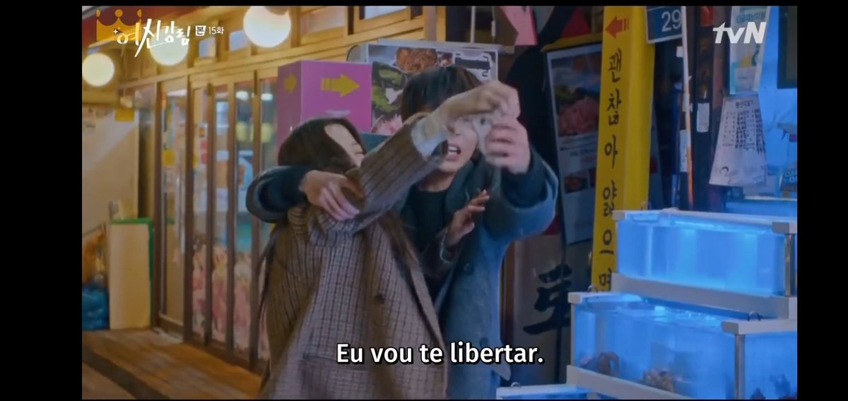 alwaysforglee's tweet photo. ela bêbada pegando o polvo na mão kkkkkkkk #TrueBeautyEp15 https://t.co/SmFzLvtZow