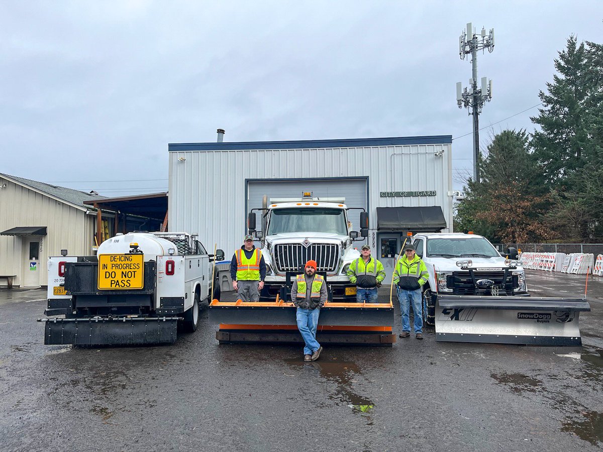 Our team has been hard at work all week preparing trucks and tools. With 24 hour staff on duty, we will be watching, preparing, and caring for Tigard’s roads through the entire winter weather event. Stay tuned for updates on road conditions throughout the weekend. #Tigardoregon
