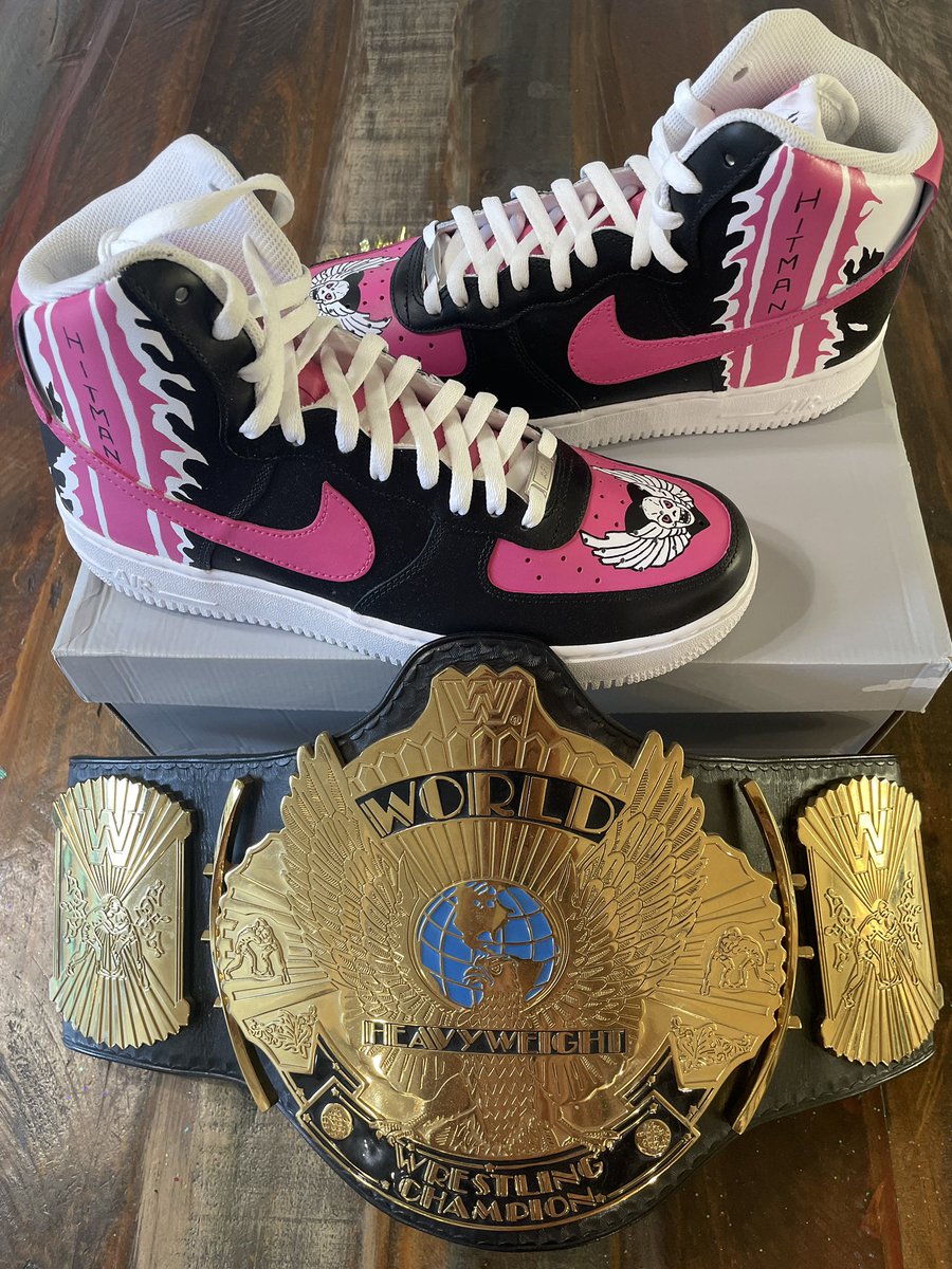 joedeckelmeier's tweet photo. These are the best there is, the best there was, and the best that there ever will be!
My girl outdid herself with this gift. These @BretHart #airforce1customโs by @Ecentrikart are ๐ฅ and a true work of art! These are beautiful!!! I can't wait to rock them at #wrestlemania! https://t.co/nTV269Q0ib