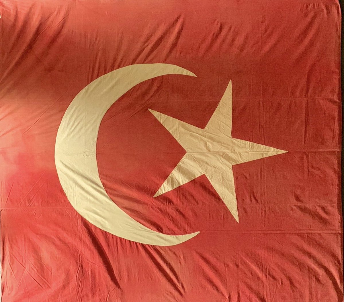 _ahmetcomert's tweet photo. ‘Bu dünyada bir nesneye yanar içim göynür özüm,
Yiğit iken ölenlere gök ekini biçmiş gibi’ 
Yunus Emre https://t.co/BxKuynuBnU